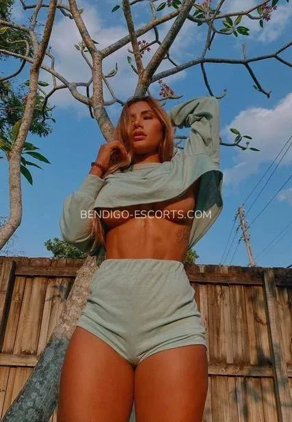 Bendigo escorts Pia — 5
