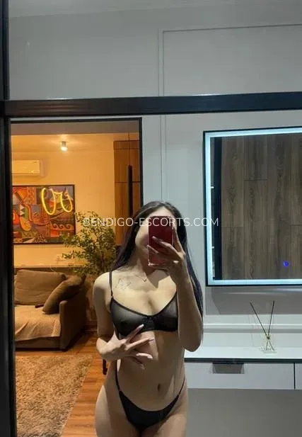 Bendigo escorts Rut — 1