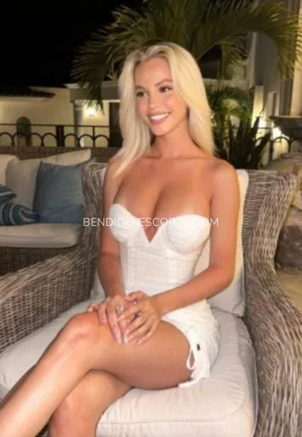 Bendigo escorts Naomi — 7