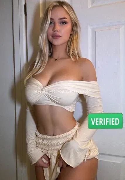 Bendigo escorts Lovisa — 1