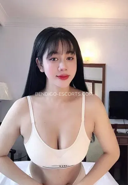 Bendigo escorts Emelie — 7