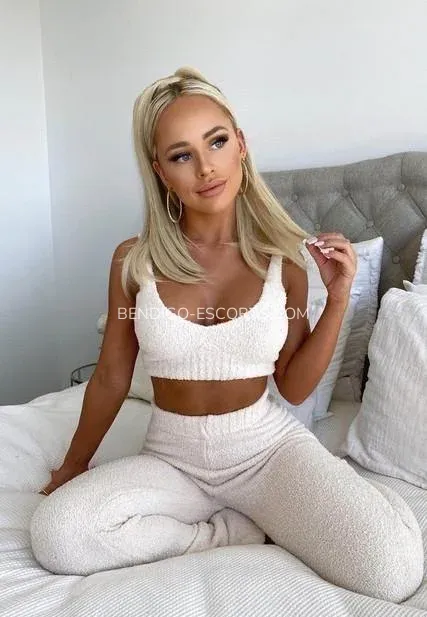 Bendigo escorts Camryn — 5