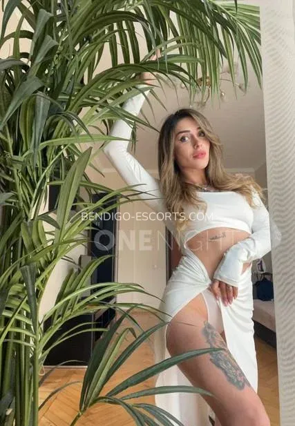 Bendigo escorts Miranda — 1