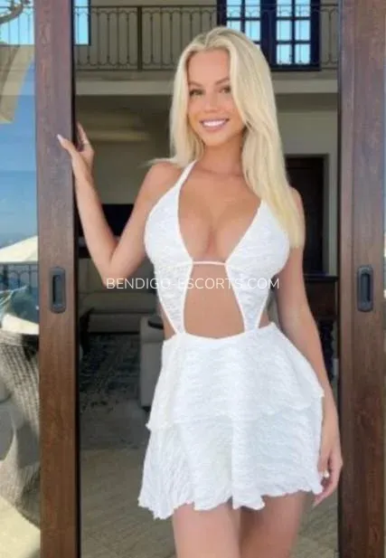 Bendigo escorts Naomi — 3
