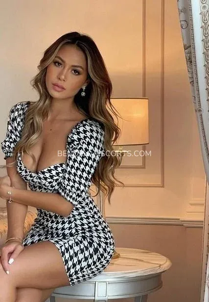 Bendigo escorts Rut — 1