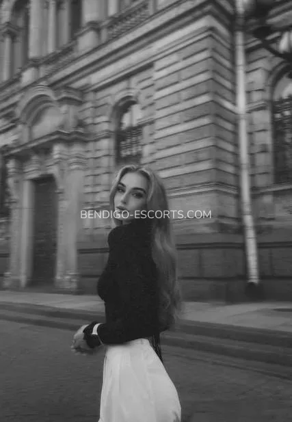 Bendigo escorts Summer — 5