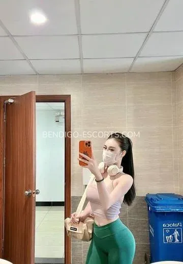 Bendigo escorts Chloe — 1